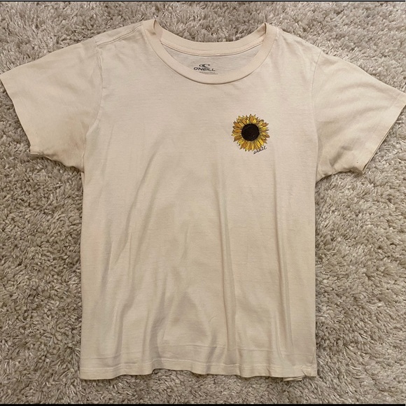 O'Neill Tops - O’Neill Sunflower Tee 🌻